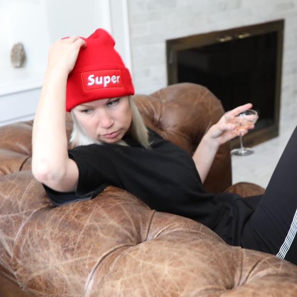 Black "Super" Beanie - Picture 2 of 3